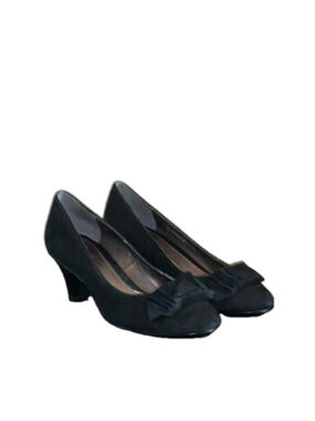 Sofft black suede thick heels bow on the front 8.5